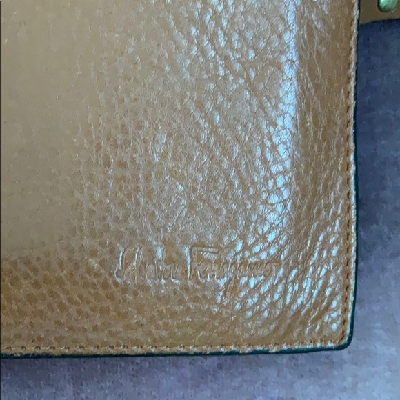 Ferragamo tan wristlet - Picture 2 of 8